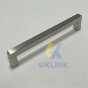 silver square pull handle